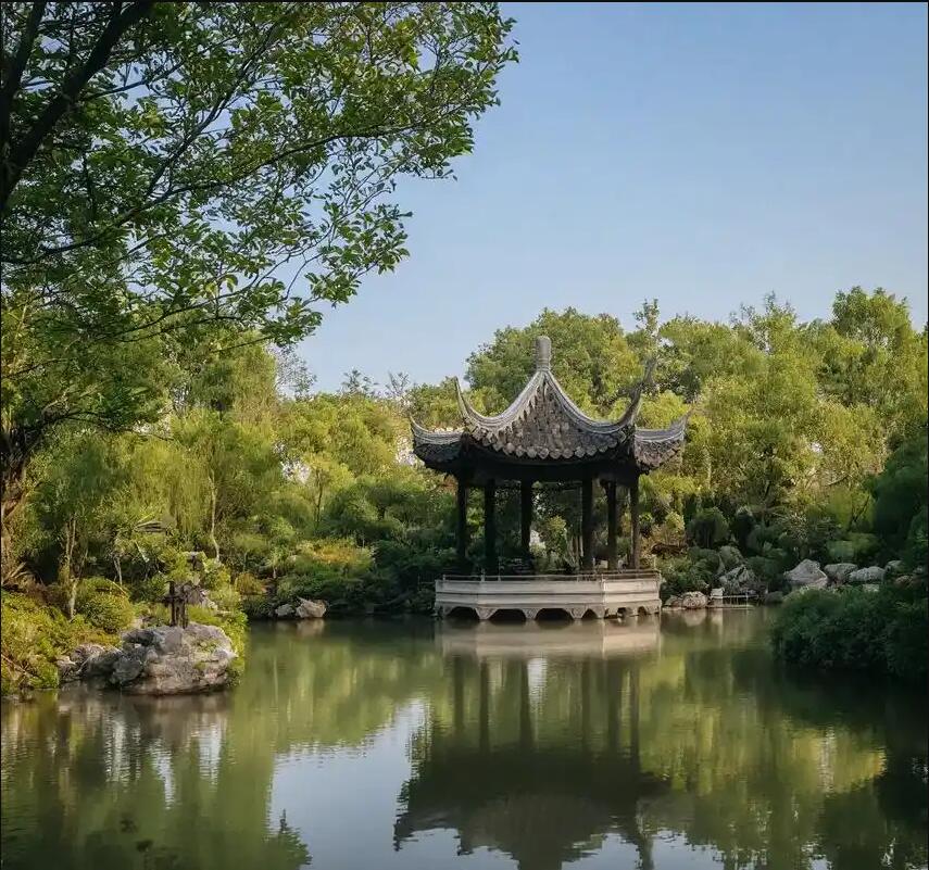 甘肃路口餐饮有限公司